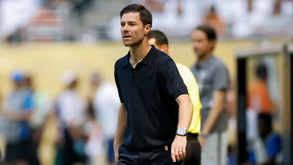 HLV Xabi Alonso báo tin xấu về Mbappe