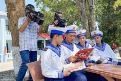 Báo chí - người bạn đồng hành của Vùng 5 Hải quân