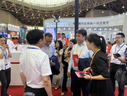 Tổng lãnh sự Việt Nam tại Quảng Châu dự Triển lãm Thủy sản quốc tế Quảng Đông lần thứ 11