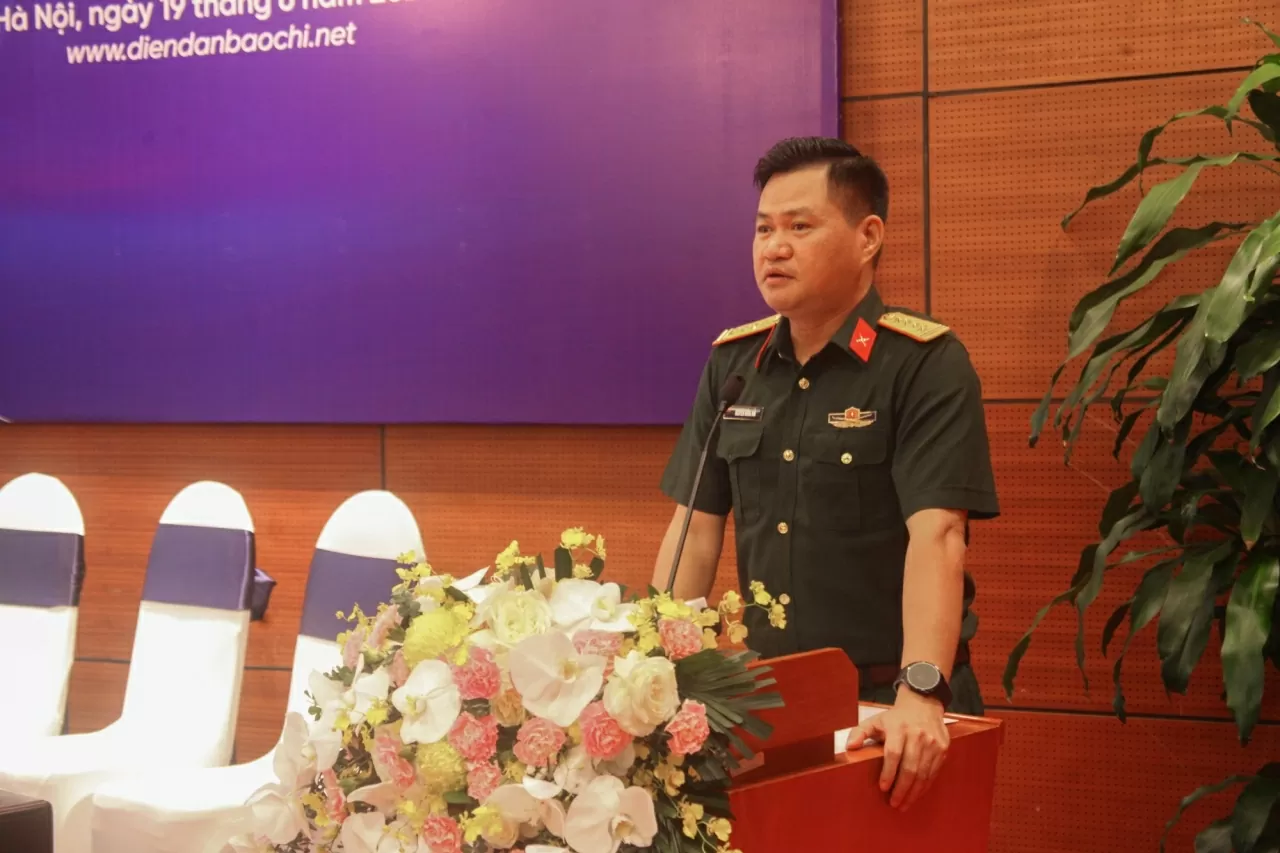 Báo chí chuyển mình để 'níu chân' độc giả Gen Z