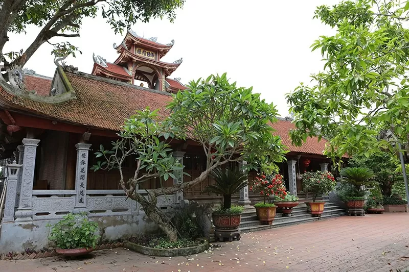 Đại đức Thích Thanh Long: Nguời chiến sĩ 'thầm lặng' trên mặt trận tuyên truyền cách mạng Đại đức Thích Thanh Long: Nguời chiến sĩ thầm lặng trên mặt trận tuyên truyền cách mạng