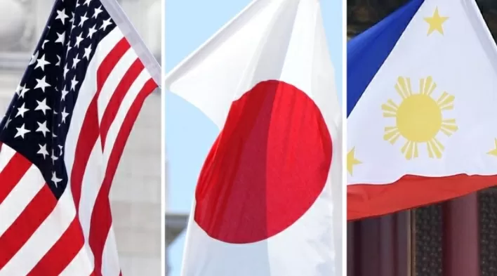 Mỹ-Nhật Bản-Philippines thể hiện sự đoàn kết bằng hành động. (Nguồn: Kyodo) Mỹ-Nhật Bản-Philippines thể hiện sự đoàn kết bằng hành động. (Nguồn: Kyodo)