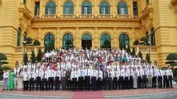 Hòa mình vào dòng chảy, cánh tay nối dài của đối ngoại Việt Nam