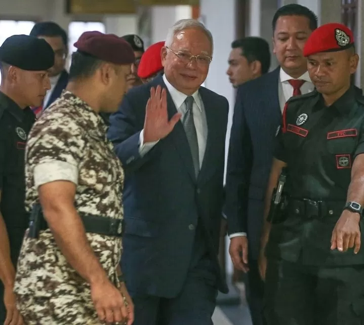 Cựu Thủ tướng Malaysia Najib Razak được đình chỉ truy tố trong vụ rửa tiền 1MDB. (Nguồn: Malaymail)