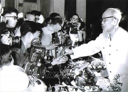 Từ ngọn nguồn lý tưởng đến sức sống thời đại
