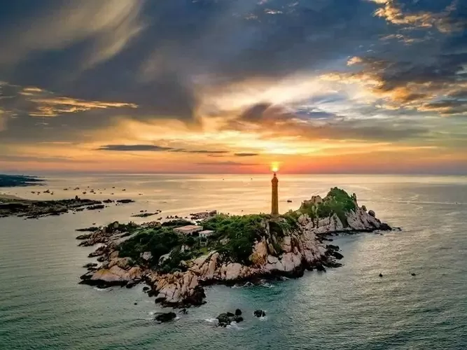Hải đăng Kê Gà, Bình Thuận được công nhận di tích lịch sử kiến trúc: Viên ngọc sáng giữa Đại dương xanh
