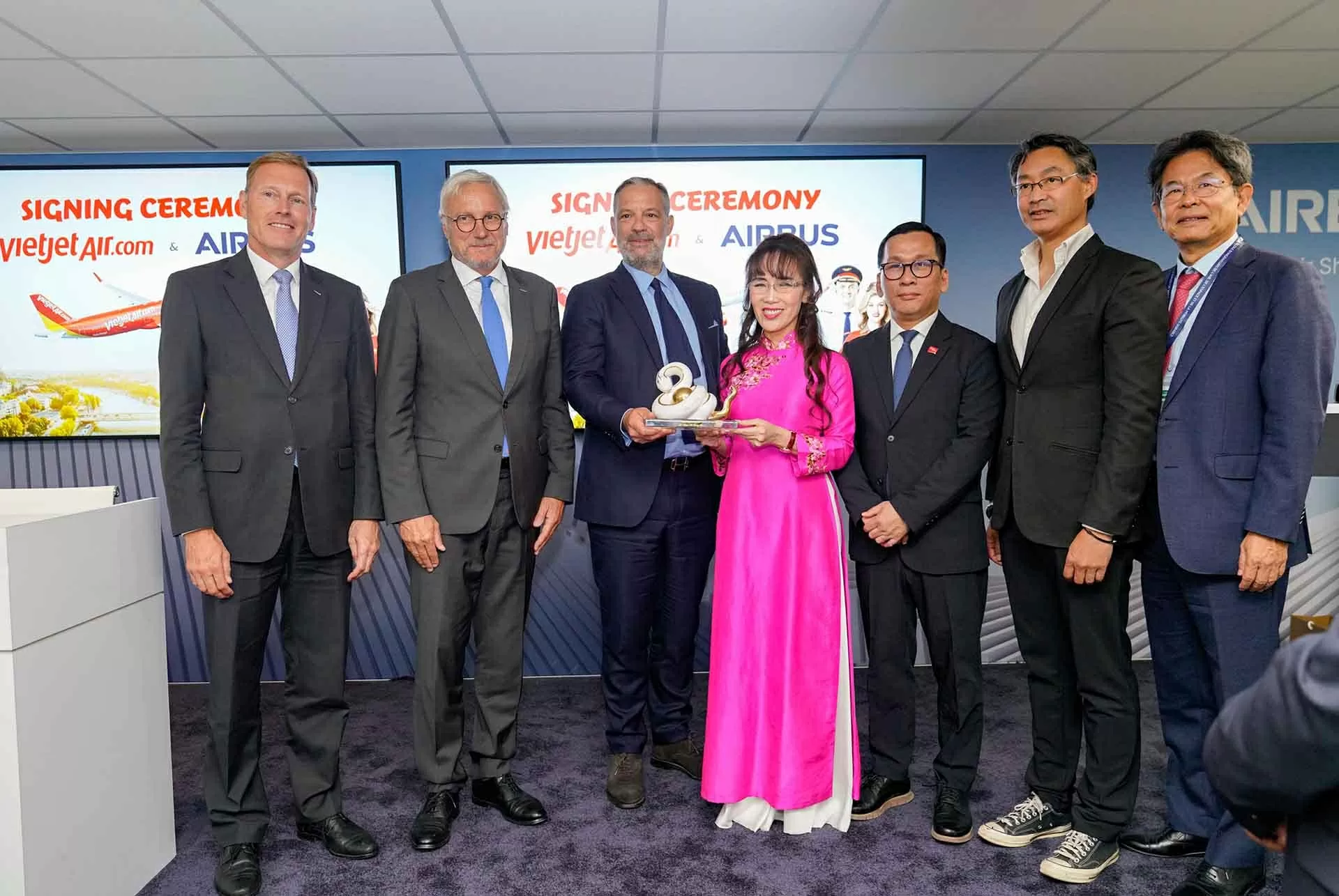 Đại diện lãnh đạo Airbus và Vietjet tại Triển lãm Hàng không Lé Bourget Paris (Paris Airshow) 2025
