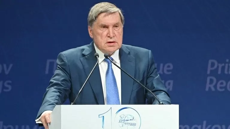 ng Yuri Ushakov - Trợ lý chính sách đối ngoại của Tổng thống Nga Vladimir Putin.