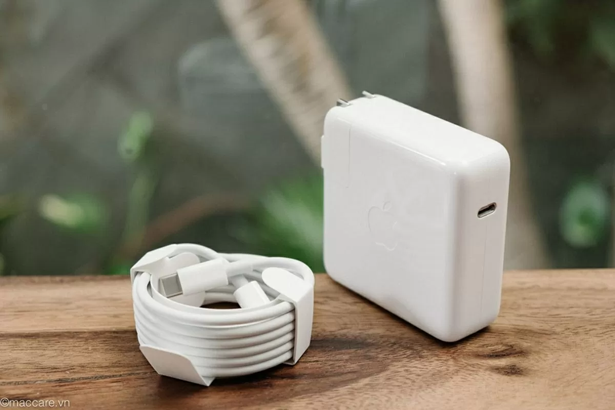 Kiểm tra cáp sạc và adapter.