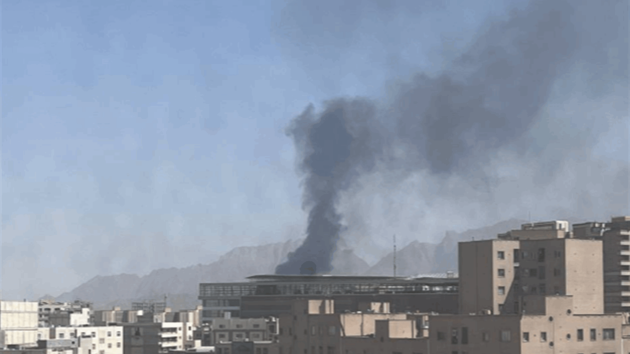 Nổ lớn tại khu vực nhà máy điện hạt nhân chỉ vài giờ sau khi Mỹ tấn công Iran, IAEA cảnh báo mức phát tán phóng xạ rất lớn Nổ lớn tại khu vực nhà máy điện hạt nhân chỉ vài giờ sau khi Mỹ tấn công Iran, IAEA cảnh báo mức phát tán phóng xạ rất lớn