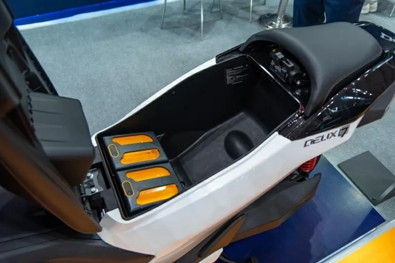 E3 Mobility Deux7 sở hữu cốp yên dung tích lên đến 26 lít
