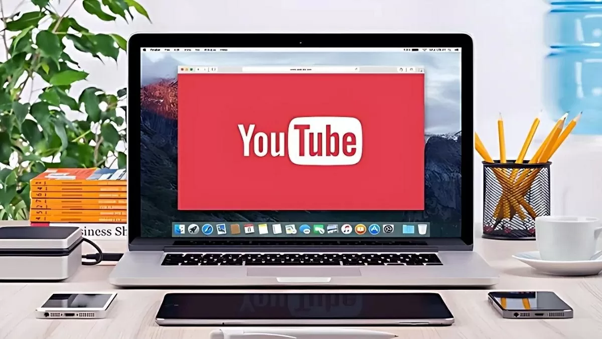 rước hết, truy cập YouTube bằng trình duyệt web. rước hết, truy cập YouTube bằng trình duyệt web.
