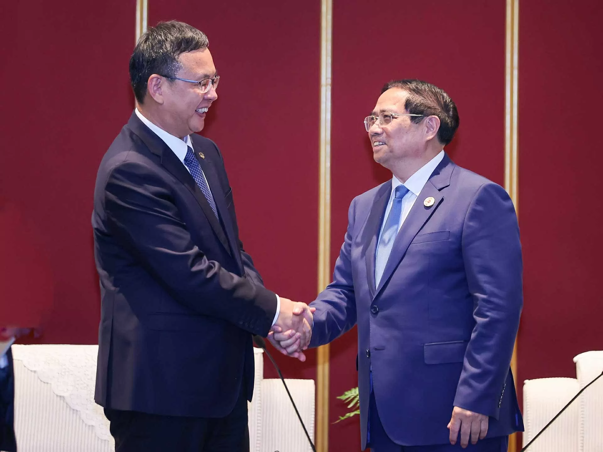 Prime Minister Pham Minh Chinh meets with Chinese corporations in Tianjin