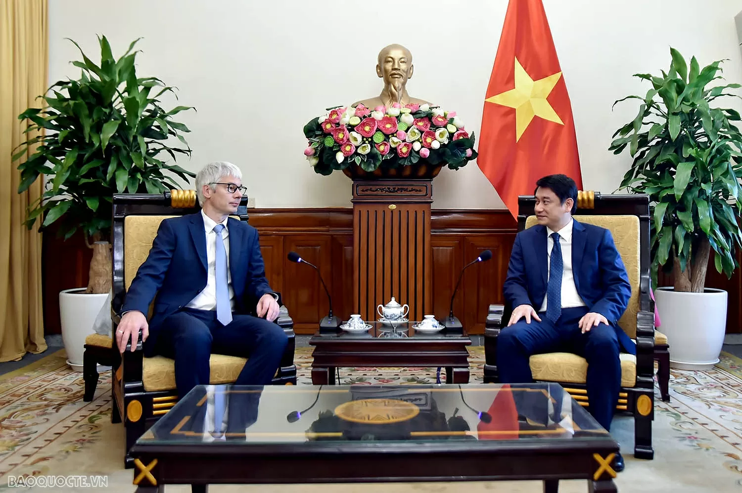 Thứ trưởng Ngoại giao Lê Anh Tuấn tiếp Vụ trưởng Vụ Các vấn đề pháp lý, Bộ Ngoại giao Nga