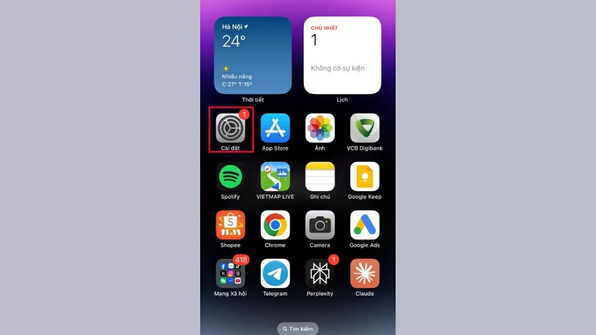 Truy cập vào ứng dụng Cài đặt (Settings) trên iPhone.
