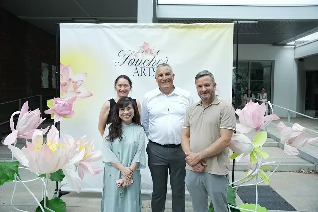 https://cdn.baoquocte.vn/stores/news_dataimages/2025/062025/25/11/dong-dao-nguoi-phap-toi-tham-du-tuan-viet-nam-tai-saint-herblain-20250625113146.webp?rt=202506261704