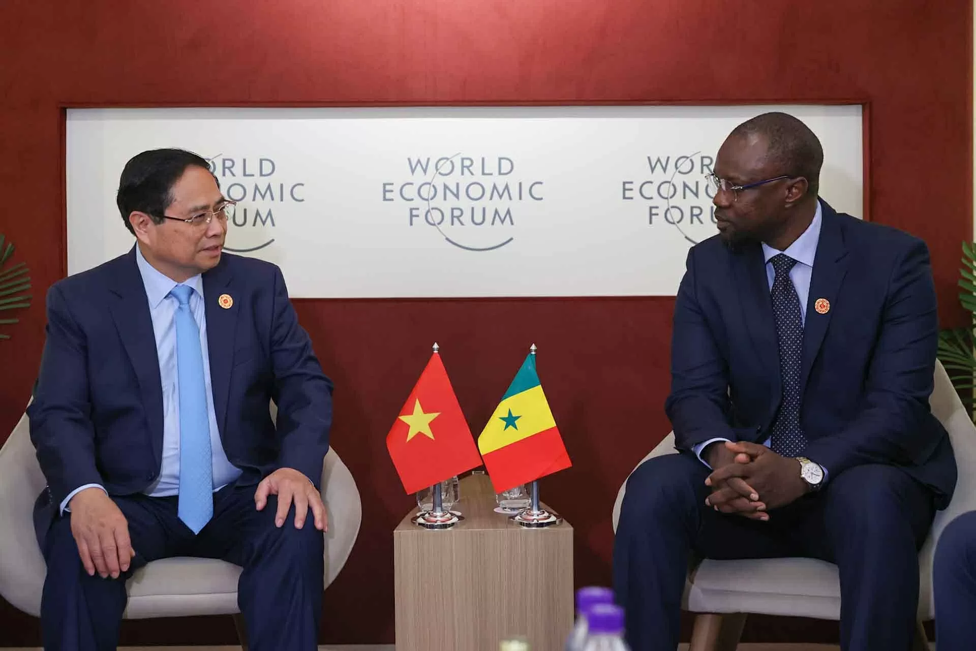 Prime Minister Pham Minh Chinh meets with Senegalese counterpart Ousmane Sonko in Tianjin