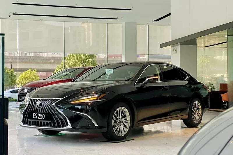Lexus ES được ưu đãi tới 260 triệu đồng – Cơ hội tốt cho khách Việt