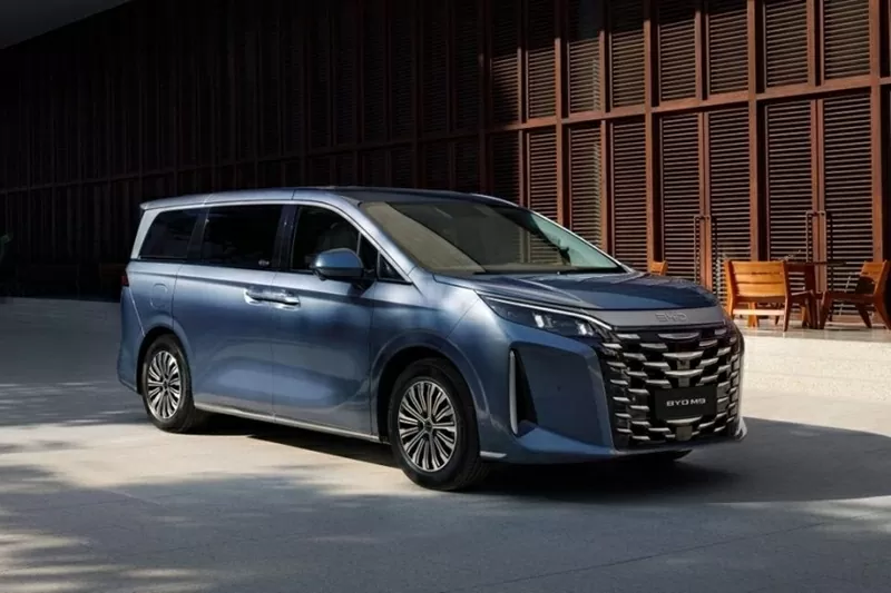 BYD M9 chốt lịch về Việt Nam, xe hybrid chạy 945 km, giá từ 1,5 tỷ đồng