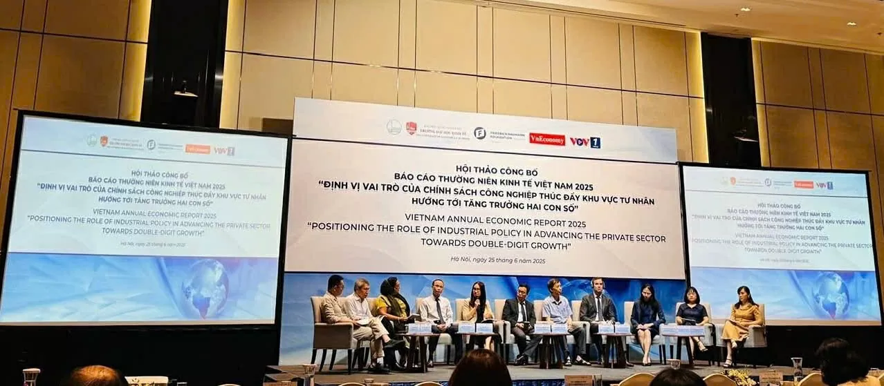 Hội thảo công bố Báo cáo Thường niên Kinh tế Việt Nam 2025. (Ảnh: Q.V) Hội thảo công bố Báo cáo Thường niên Kinh tế Việt Nam 2025. (Ảnh: Q.V)