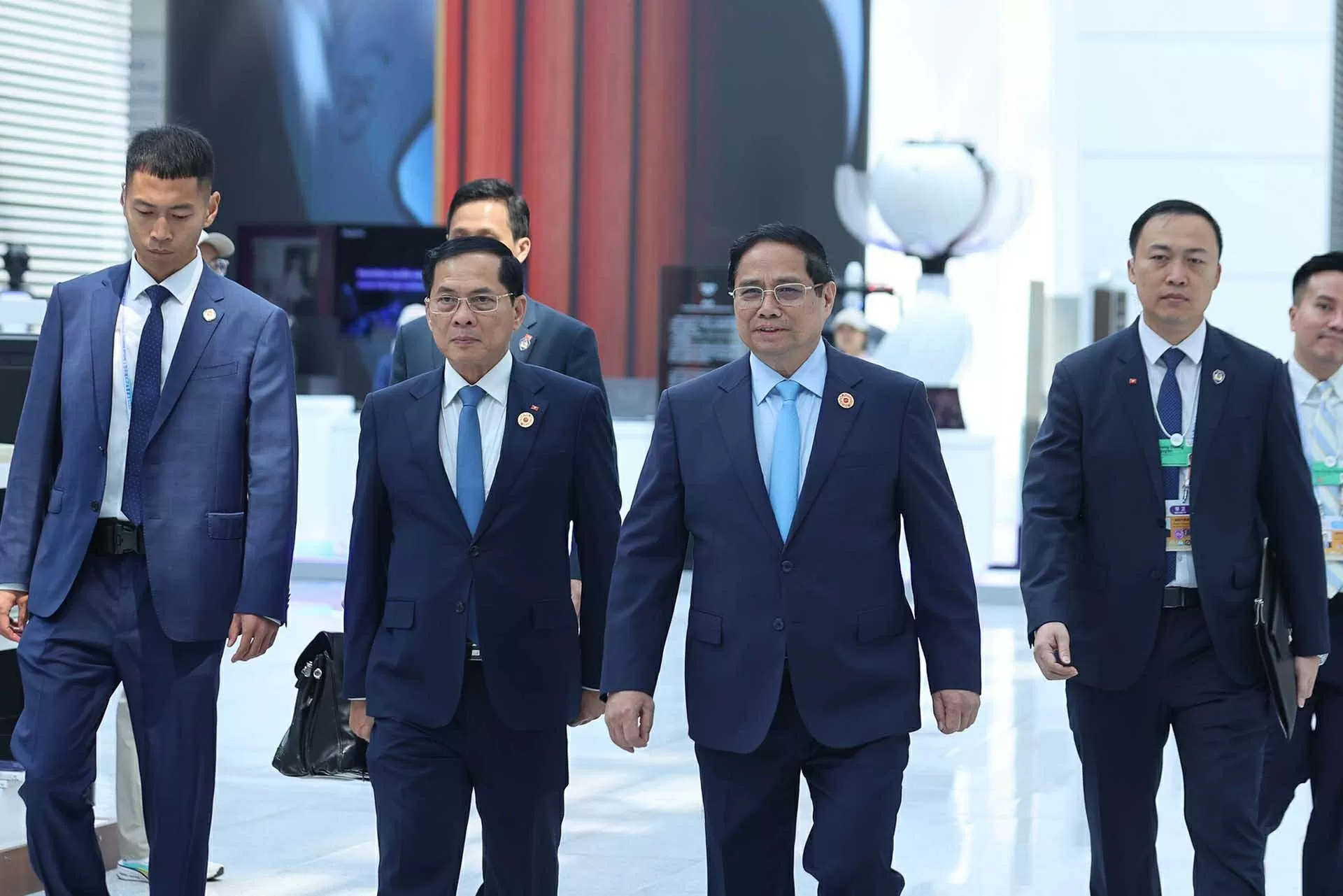 Prime Minister Pham Minh Chinh attends opening plenary of WEF's 16th Annual Meeting of New Champions in Tianjin