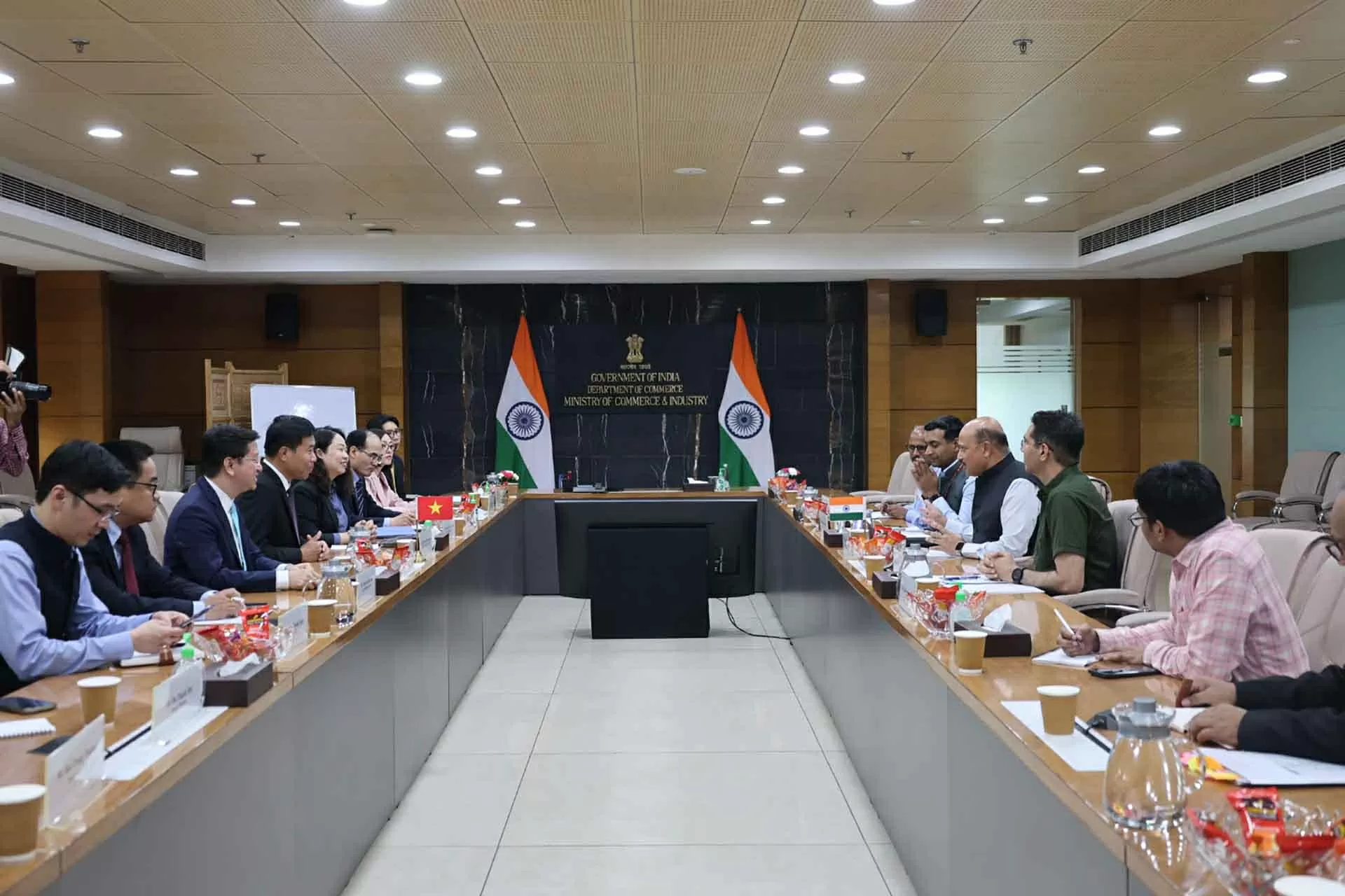 Vietnam, India diplomats hold political consultation, strategic dialogue