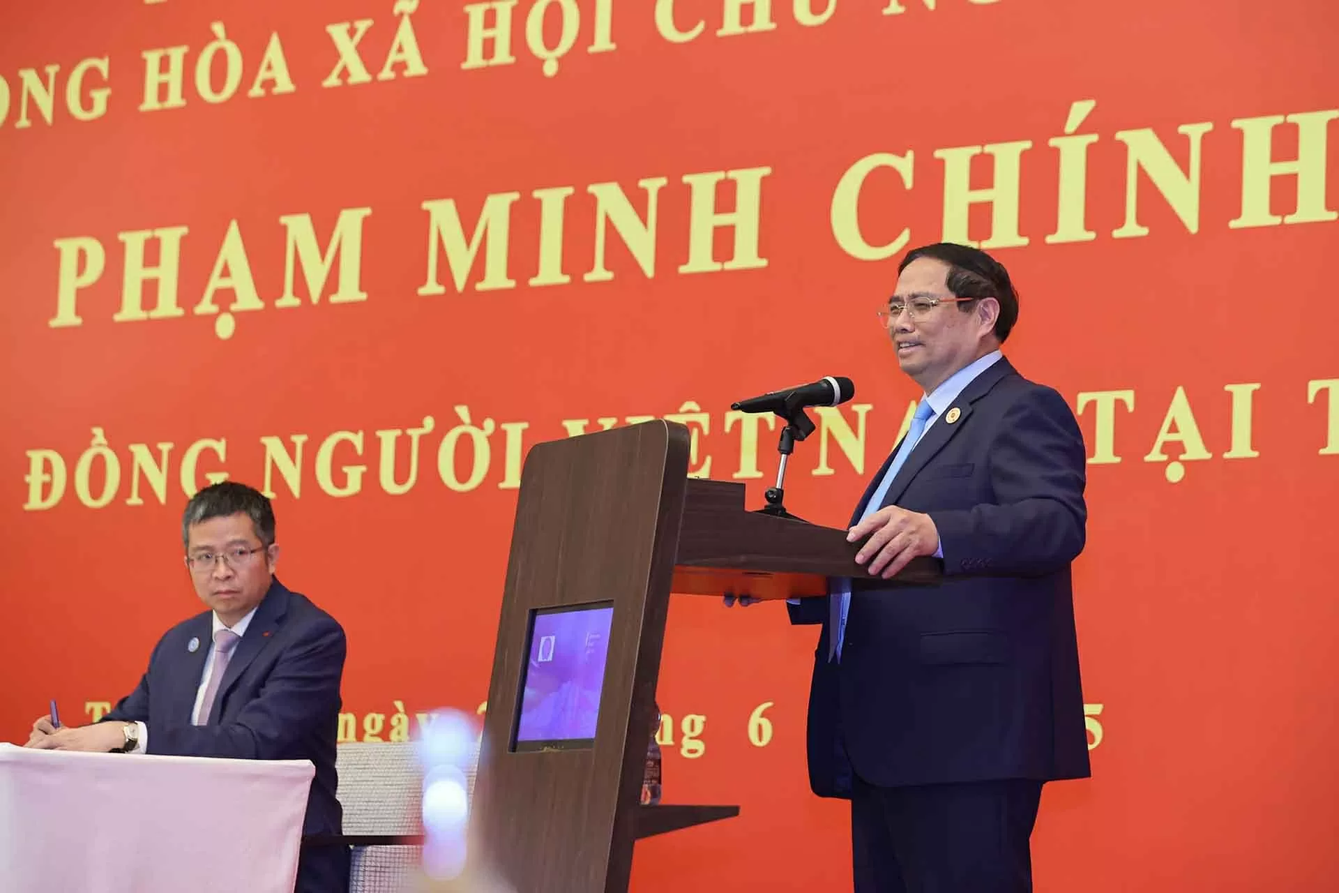 Thủ tướng Phạm Minh Chính gặp gỡ cộng đồng người Việt Nam tại Trung Quốc