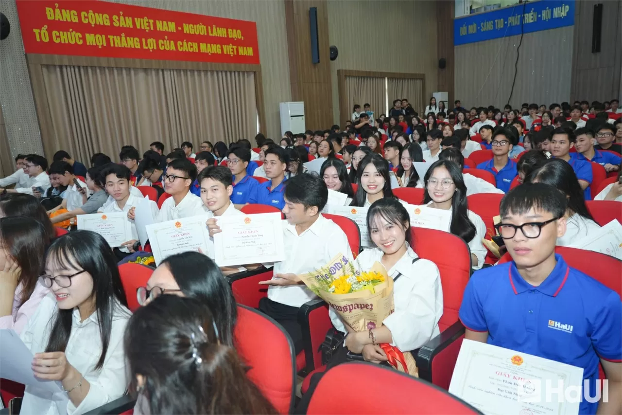 Từ giảng đường ra thế giới: Sinh viên HaUI ghi danh trên các tạp chí khoa học quốc tế Từ giảng đường ra thế giới: Sinh viên HaUI ghi danh trên các tạp chí khoa học quốc tế