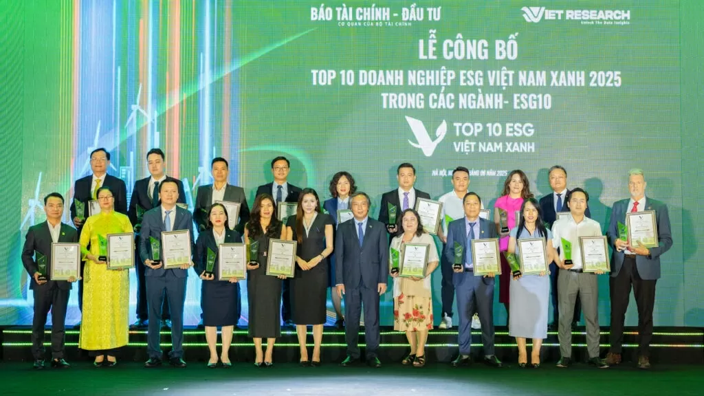 Vinh danh gần 200 doanh nghiệp tiêu biểu trong thực hành ESG, đổi mới sáng tạo và kinh doanh hiệu quả