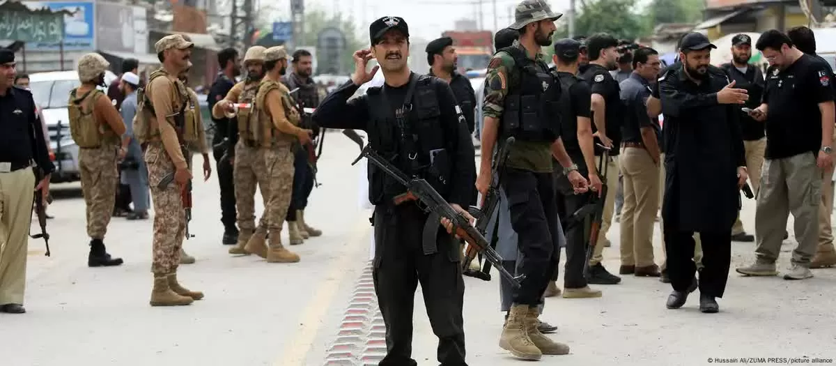 Pakistan: Đánh bom liều chết, ít nhất 16 binh sĩ thiệt mạng Pakistan: Đánh bom liều chết, ít nhất 16 binh sĩ thiệt mạng