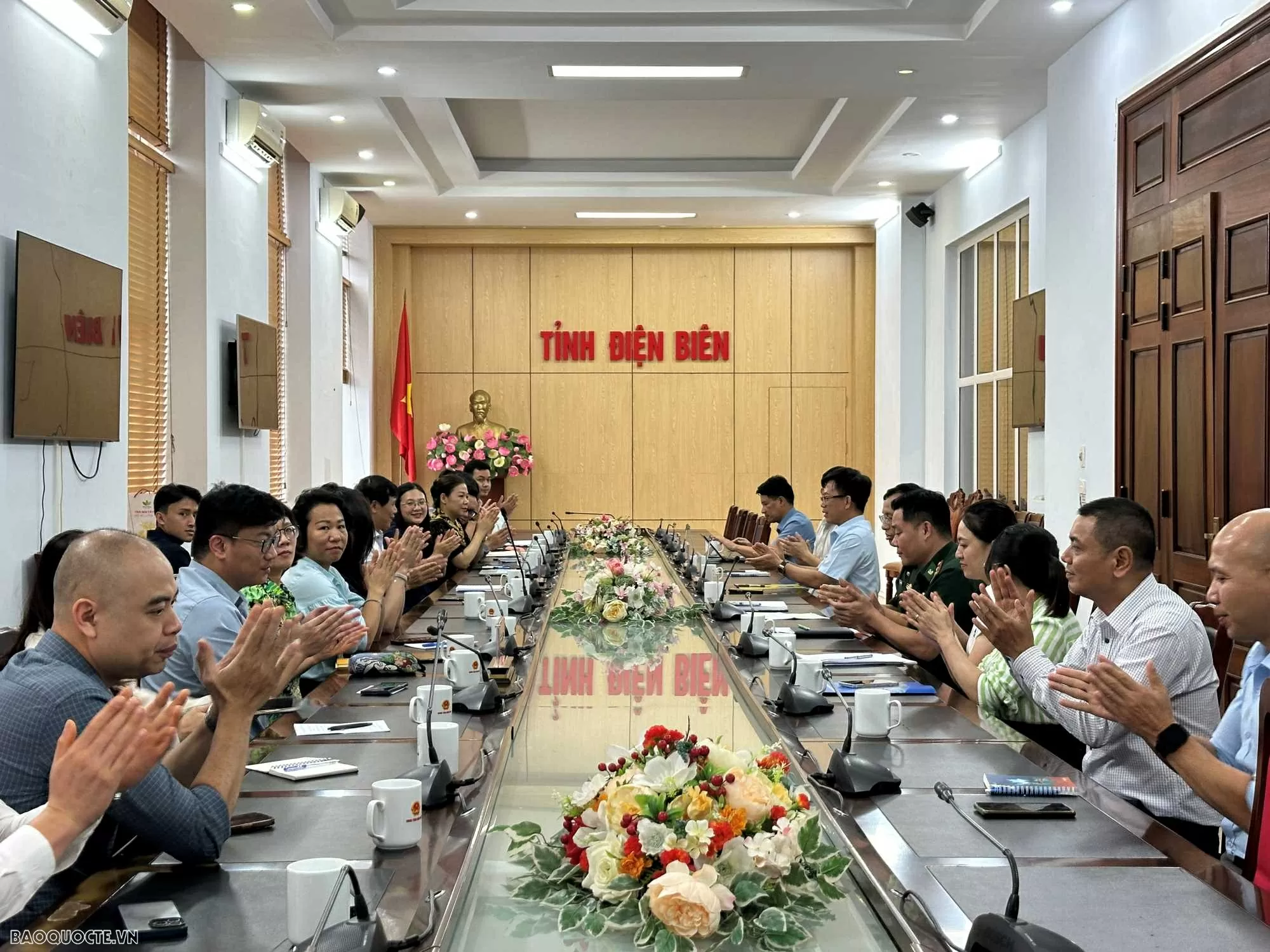 Đẩy mạnh bồi dưỡng kiến thức biên giới lãnh thổ cho cán bộ ngoại giao