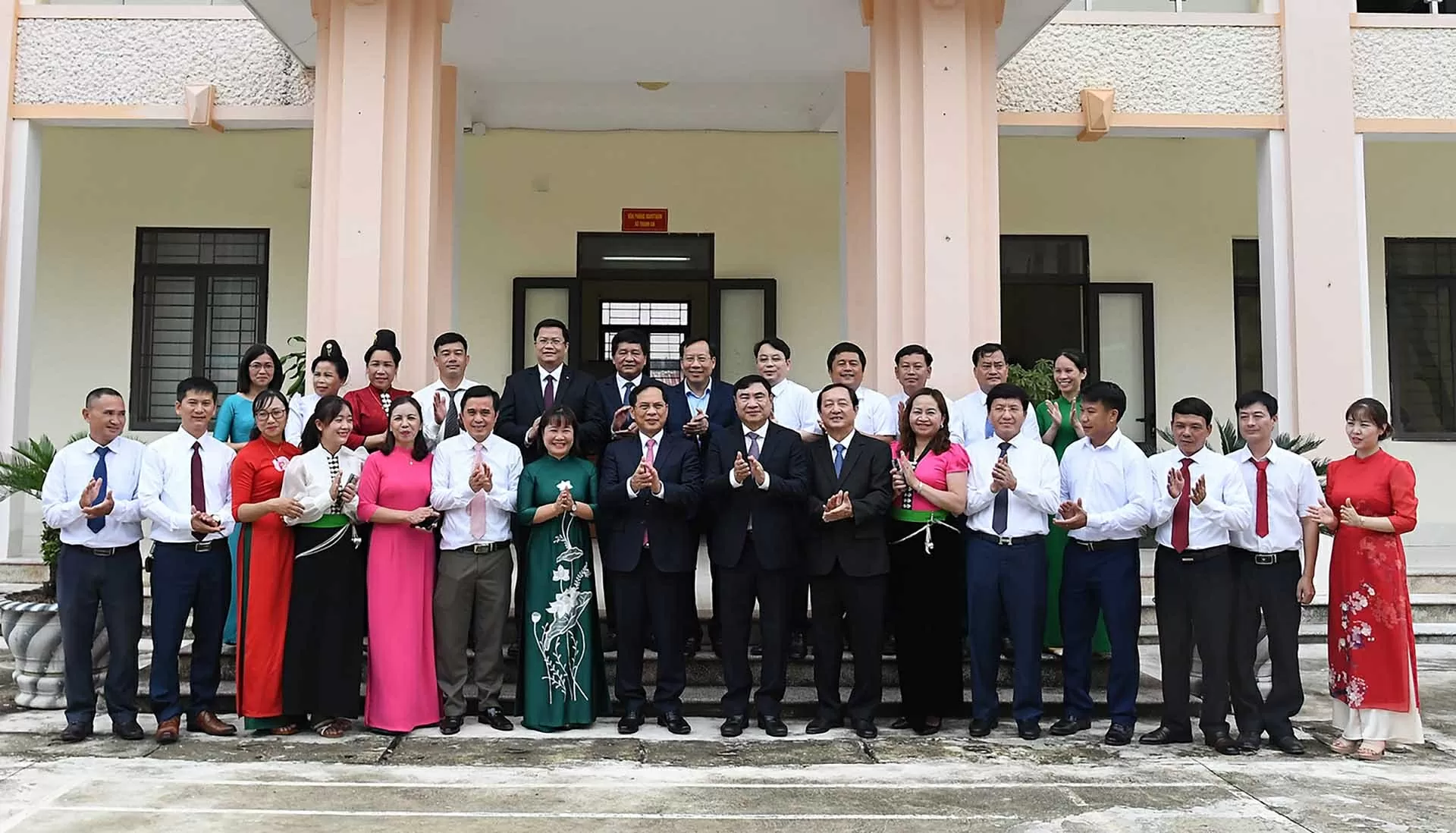 Chính quyền hai cấp tỉnh Điện Biên phải thấm nhuần tinh thần phục vụ nhân dân Chính quyền hai cấp tỉnh Điện Biên phải thấm nhuần tinh thần phục vụ nhân dân