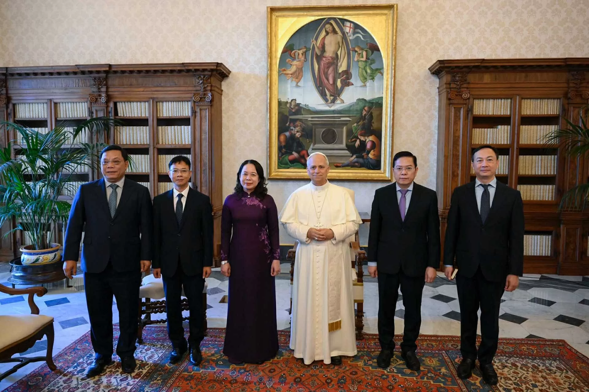 Vice President Vo Thi Anh Xuan paid a courtesy call on Pope Leo XIV at the Vatican