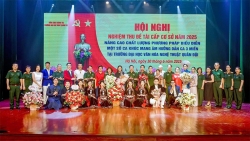 NSƯT Hương Giang để lại ấn tượng đặc biệt trong công tác giảng dạy, nghiên cứu và thực hành biểu diễn ca khúc mang âm hưởng dân ca