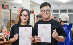 Nhiều cặp đôi ở Ninh Bình chọn ngày đầu sáp nhập tỉnh để đăng ký kết hôn