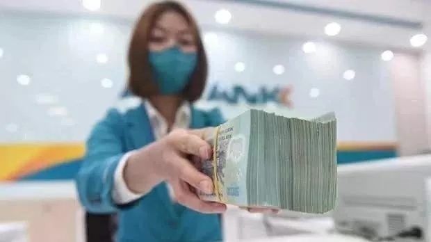 Reference exchange at 25,070 VND on July 2, up 12 VND