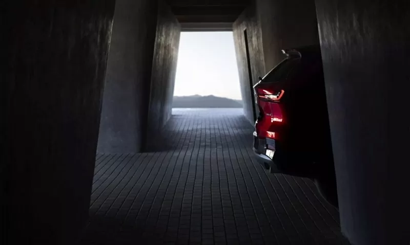 Cụm đèn hậu trên xe CX-5 thế hệ mới có vẻ thanh mảnh hơn