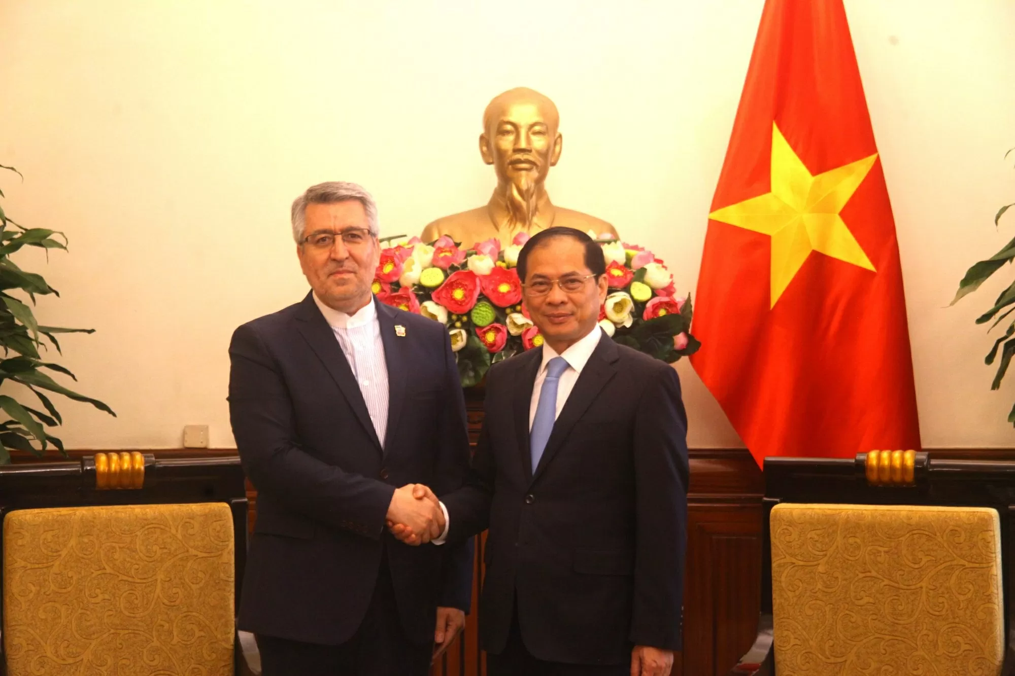 Phó Thủ tướng Bùi Thanh Sơn tiếp Đại sứ Iran Ali Akbar Nazari- Ảnh 1.