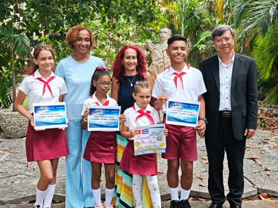  Lễ trao giải Cuộc thi văn học và vẽ tranh dành cho thiếu nhi với chủ đề ý nghĩa: “Cuba và Việt Nam: Một tình bạn không biên giới”. (Nguồn: ĐSQ Việt Nam tại Cuba)