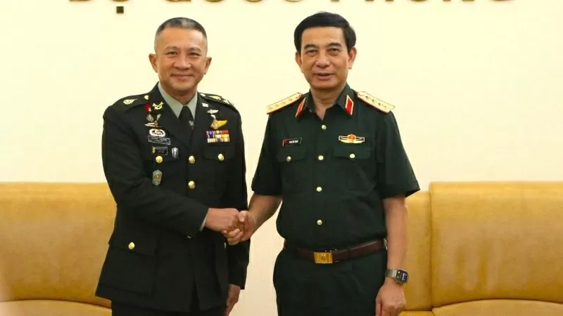 Vietnamese Defence Minister hosts Chief of Defence Forces of Thailand