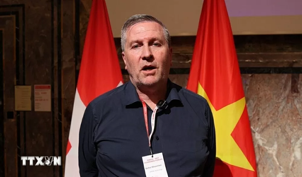 Ông Stefan Winzenried - Nhà sáng lập và CEO của công ty công nghệ JANZZ.technology của Thụy Sỹ. Ông Stefan Winzenried - Nhà sáng lập và CEO của công ty công nghệ JANZZ.technology của Thụy Sỹ.