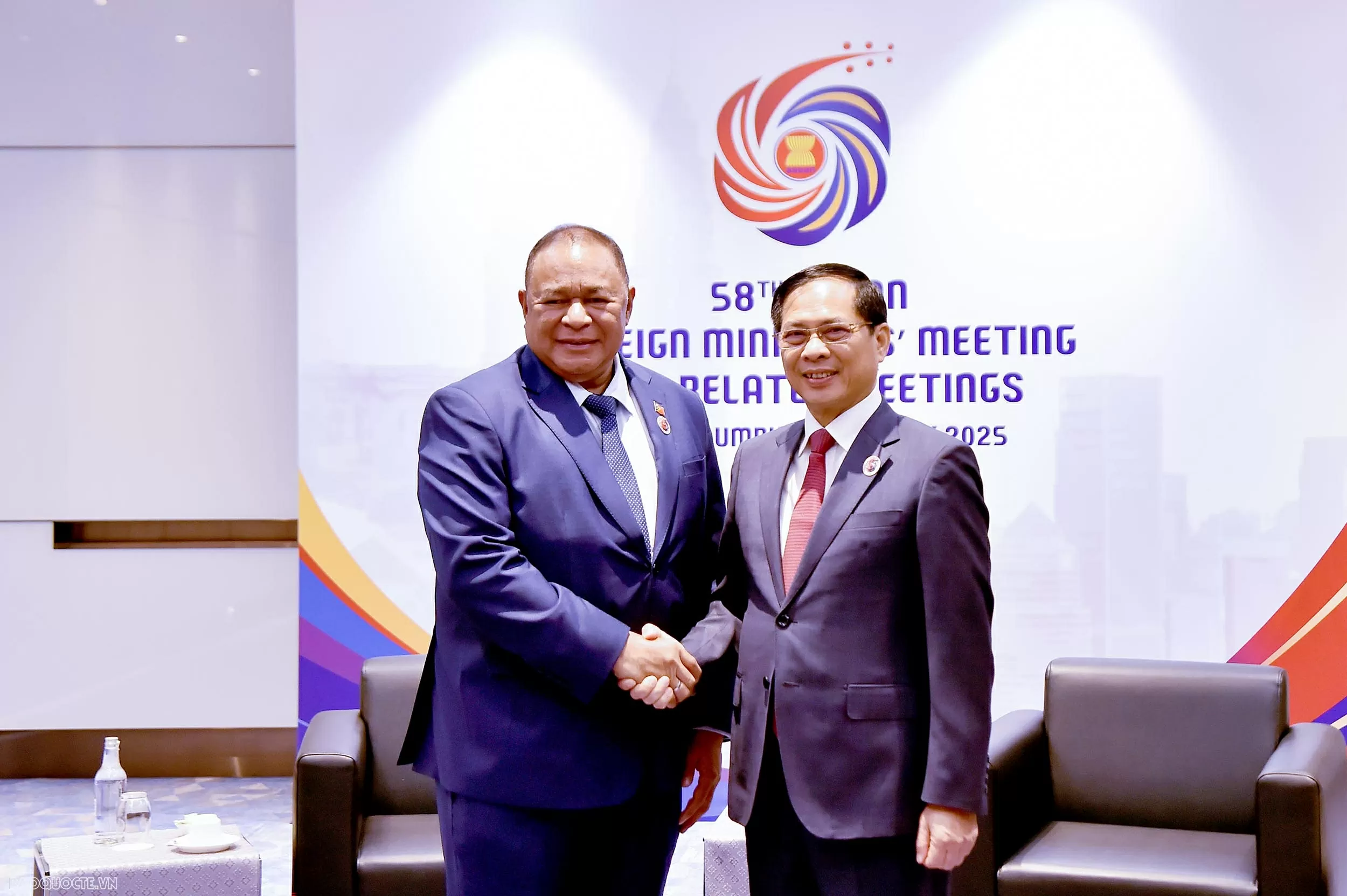 Phó Thủ tướng, Bộ trưởng Ngoại giao Bùi Thanh Sơn gặp Bộ trưởng Ngoại giao Timor Leste