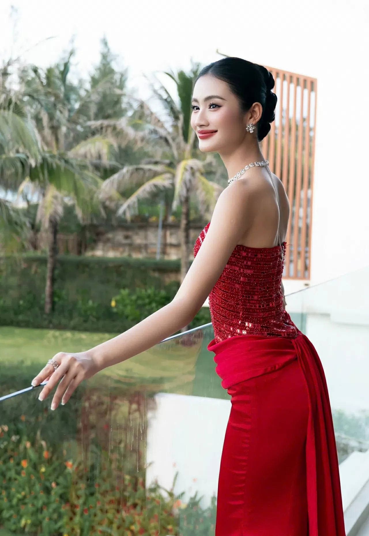 Hoa hậu Huỳnh Trần Ý Nhi