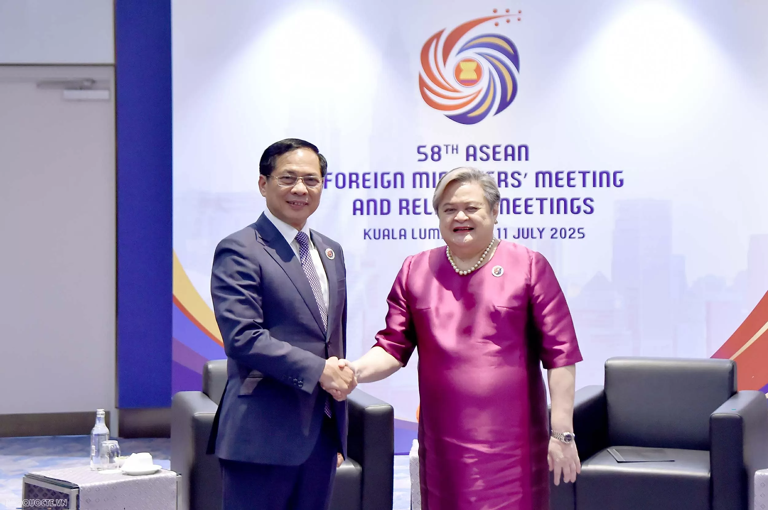 Phó Thủ tướng, Bộ trưởng Ngoại giao Bùi Thanh Sơn tiếp Bộ trưởng Ngoại giao Philippines