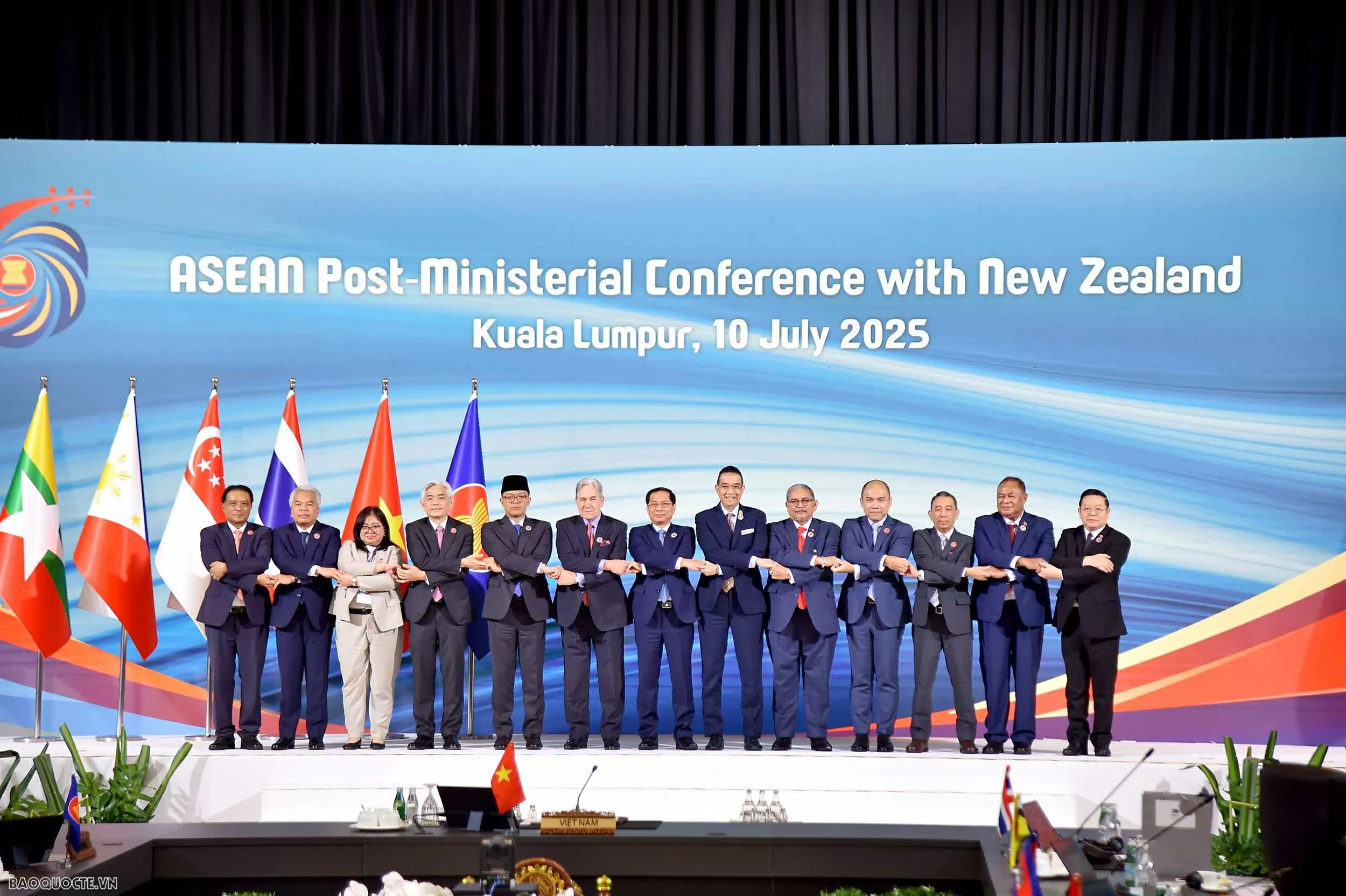 ASEAN đánh giá cao hỗ trợ của New Zealand trong các lĩnh vực an ninh mạng, an ninh biển, cứu trợ thiên tai và phòng chống tội phạm xuyên quốc gia. ASEAN hoan nghênh việc Nghị định thư sửa đổi Hiệp định FTA ASEAN-Australia-New Zealand chính thức có hiệu lự
