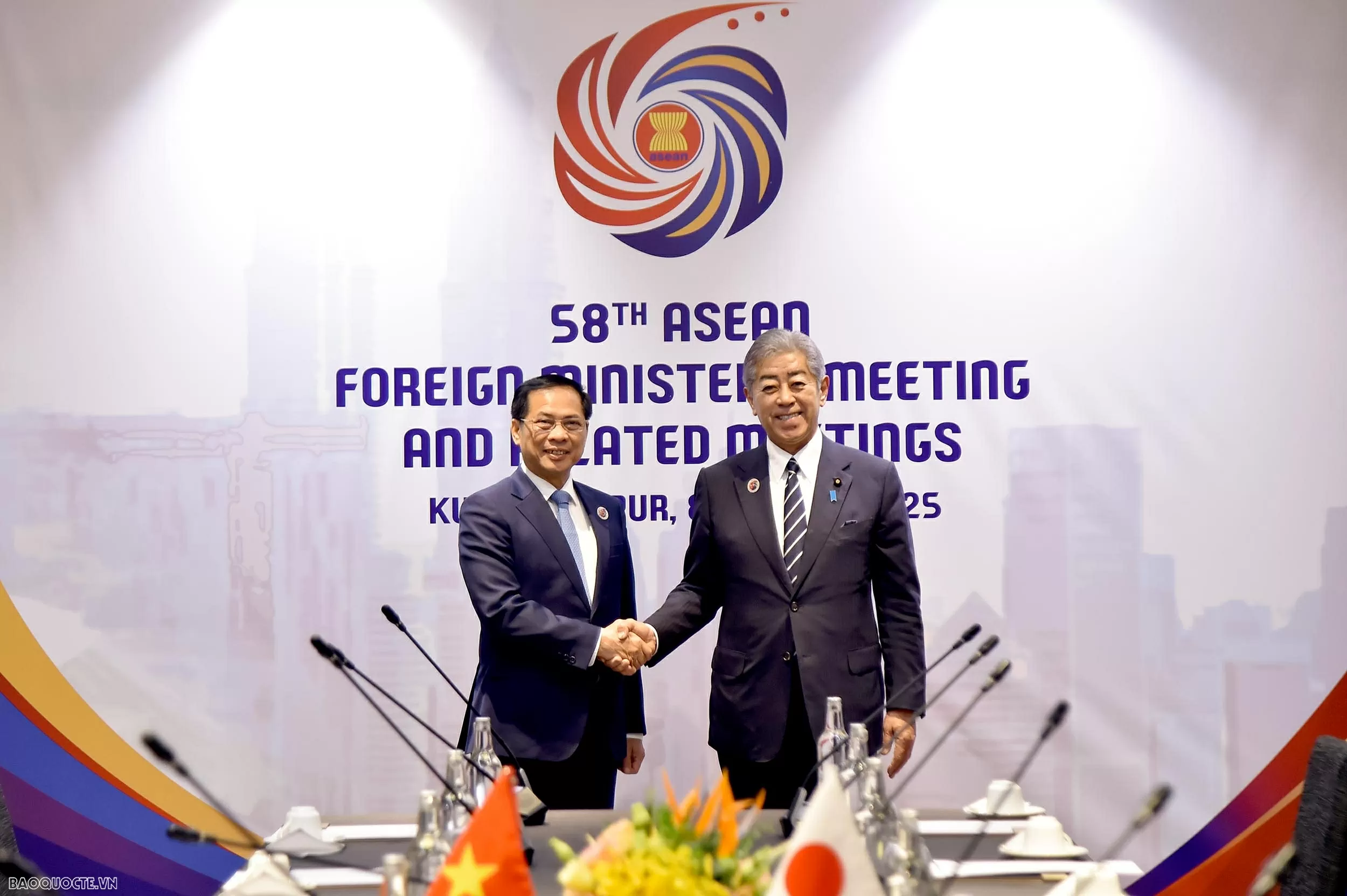Deputy PM, FM Bui Thanh Son meets with Japanese, Swiss Foreign Ministers on AMM 58 occasion
