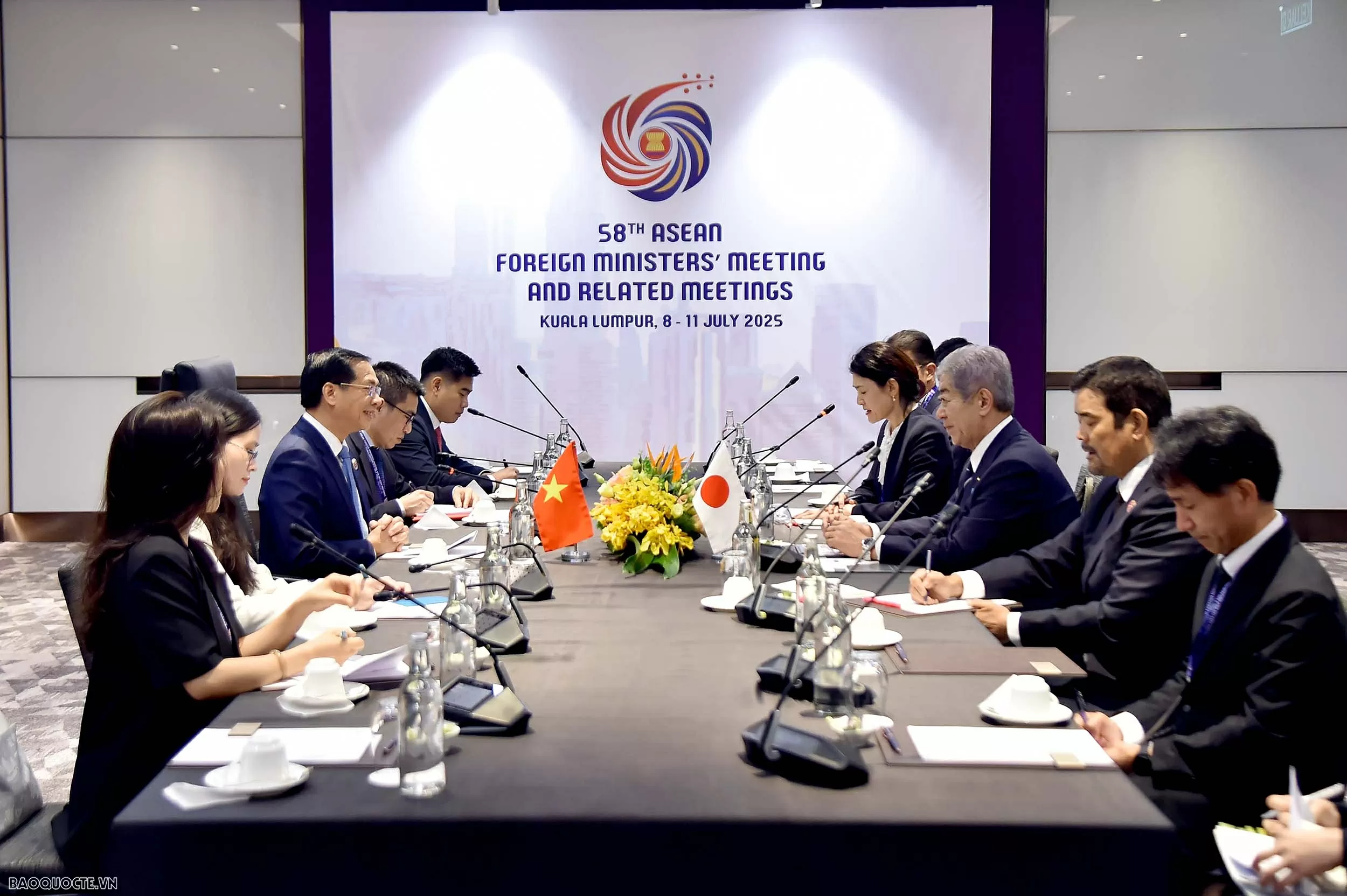 Deputy PM, FM Bui Thanh Son meets with Japanese, Swiss foreign ministers on AMM 58 occasion