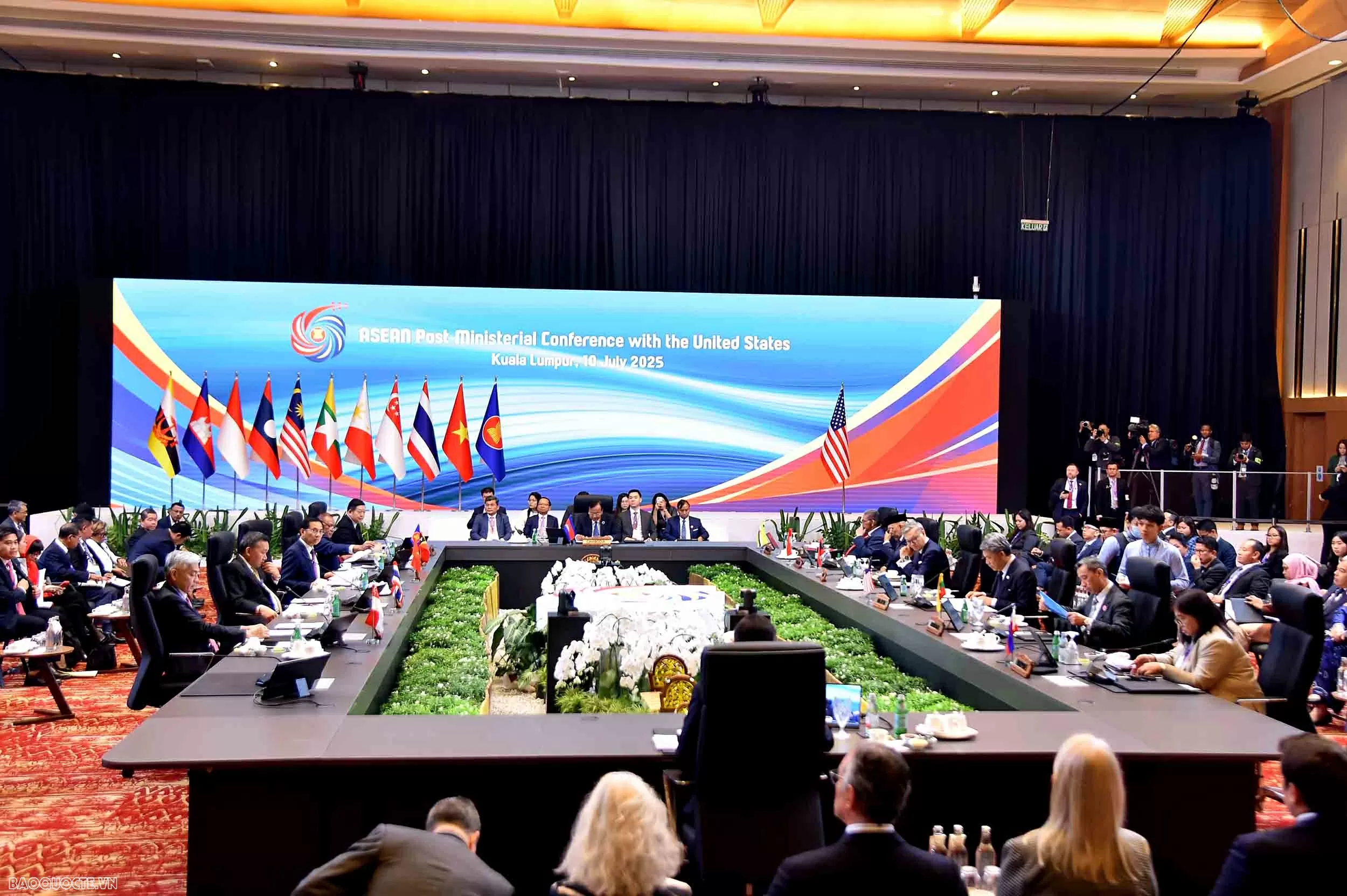 Nỗ lực đưa hợp tác ASEAN với các đối tác đi vào chiều sâu, đóng góp cho hòa bình, ổn định và phát triển bền vững Nỗ lực đưa hợp tác ASEAN với các đối tác đi vào chiều sâu, đóng góp cho hòa bình, ổn định và phát triển bền vững