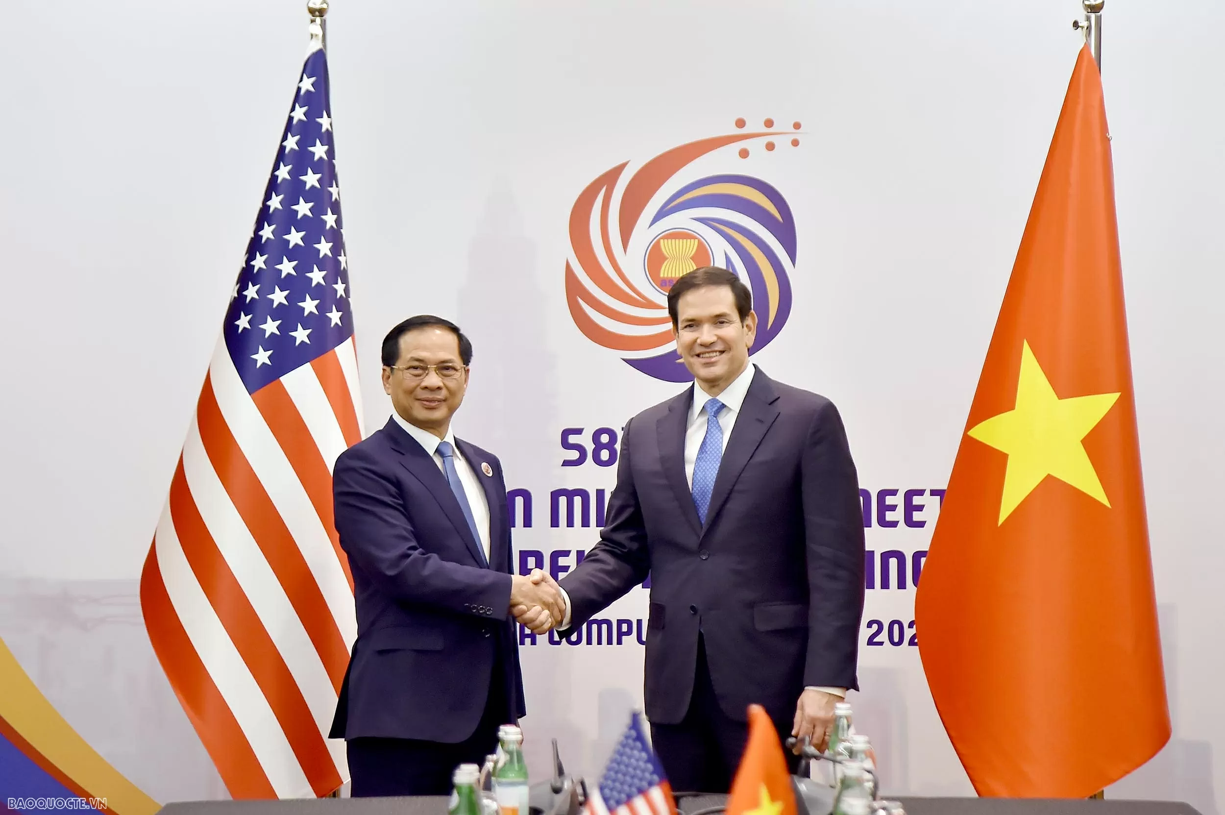 Phó Thủ tướng, Bộ trưởng Ngoại giao Bùi Thanh Sơn gặp Ngoại trưởng Hoa Kỳ Marco Rubio