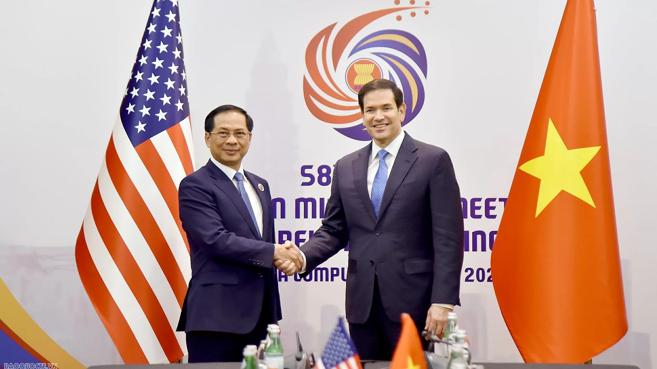 Deputy PM, FM Bui Thanh Son meets with US, EC, UK officials on occasion of AMM-58 in Kuala Lumpur